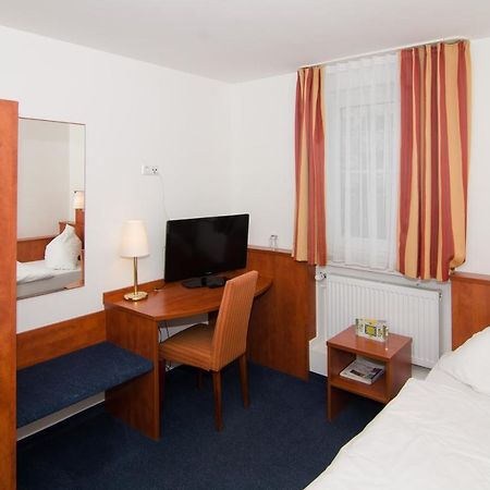 Hotel -Restaurant Taormina Birkenfeld  Экстерьер фото