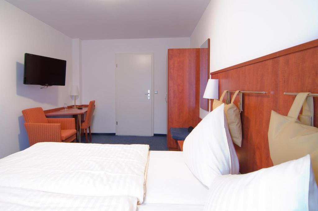 Hotel -Restaurant Taormina Birkenfeld  Экстерьер фото