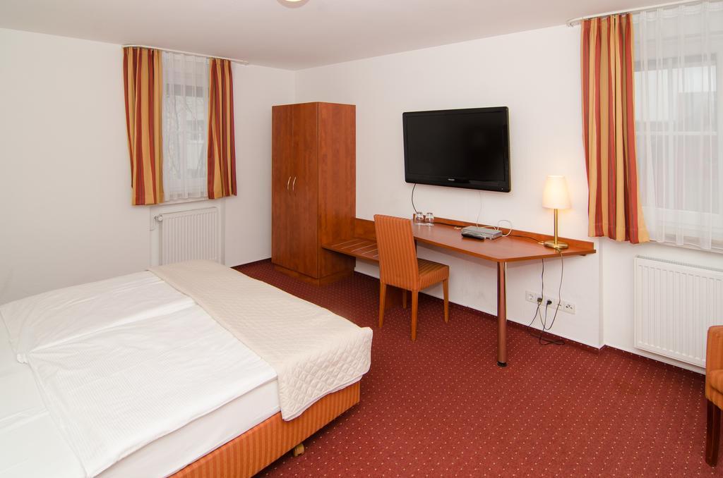 Hotel -Restaurant Taormina Birkenfeld  Экстерьер фото