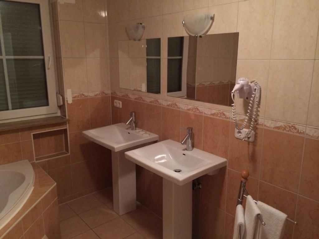 Hotel -Restaurant Taormina Birkenfeld  Экстерьер фото