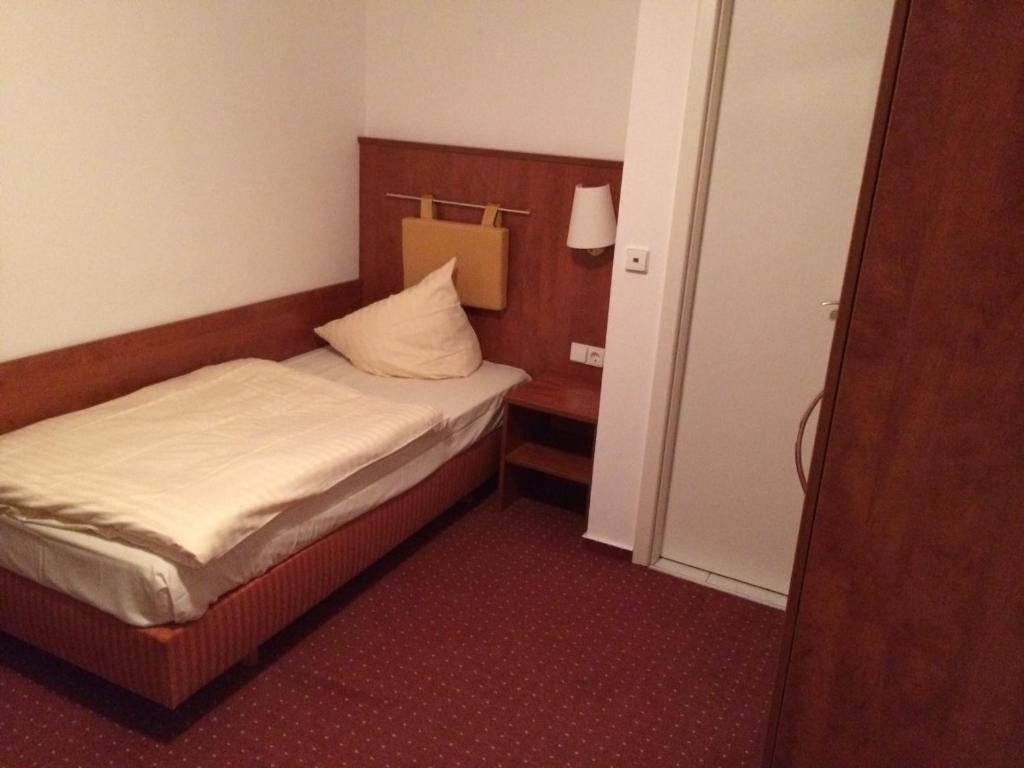 Hotel -Restaurant Taormina Birkenfeld  Экстерьер фото