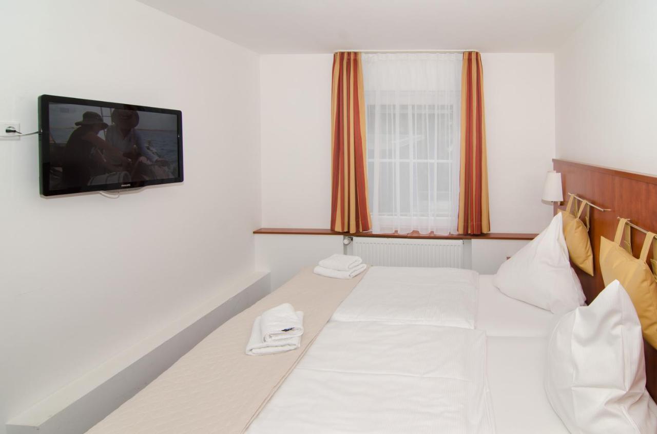 Hotel -Restaurant Taormina Birkenfeld  Экстерьер фото